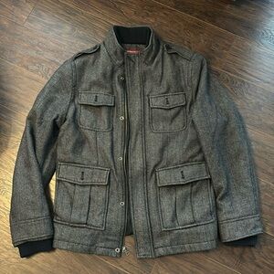 Merona men’s size large jacket. Zipper up and button. Multiple pockets.